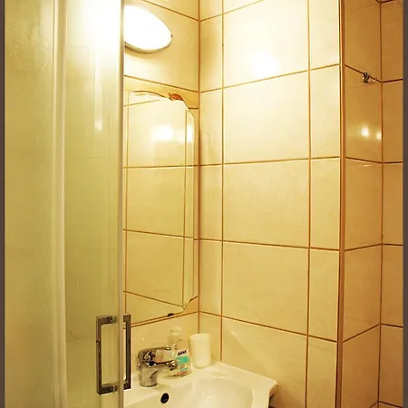 White & Quiet House Pensiune 4*