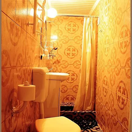 Casa de hóspedes White & Quiet House