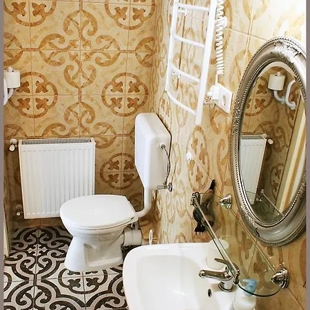 White & Quiet House Pensiune 4*