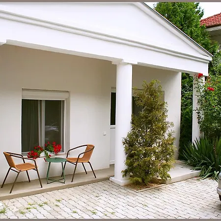 White & Quiet House Pensiune 4*