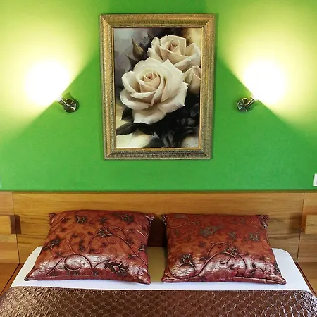 Casa de hóspedes White & Quiet House