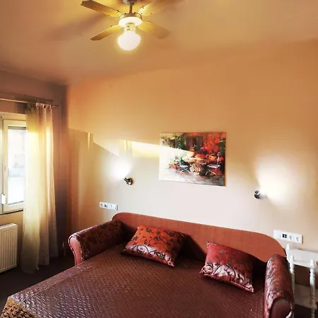 White & Quiet House Hévíz