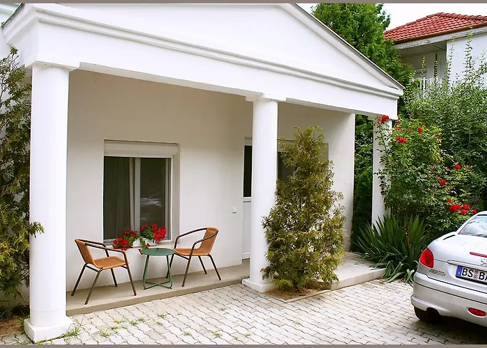 White & Quiet House Гостевой дом 4*